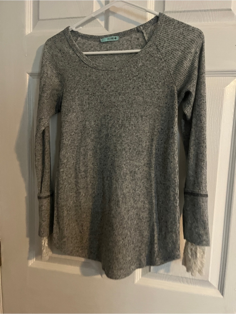LILIE Grey Ribbed Long-Sleeve Top with Lace Cuffs